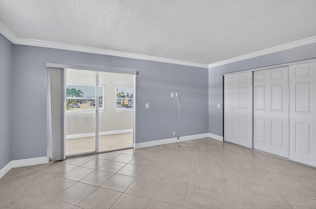 Building Photo - 184 Burgandy Way