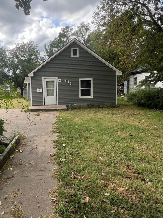 Building Photo - 523 S Reed Ave