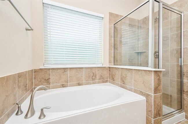 Building Photo - 20707 Waterfall Rain Ct