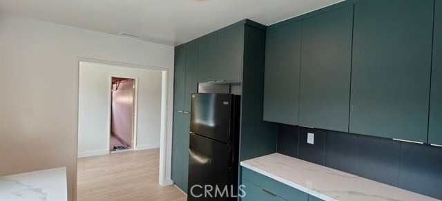 Building Photo - 18822 Cranbrook Ave