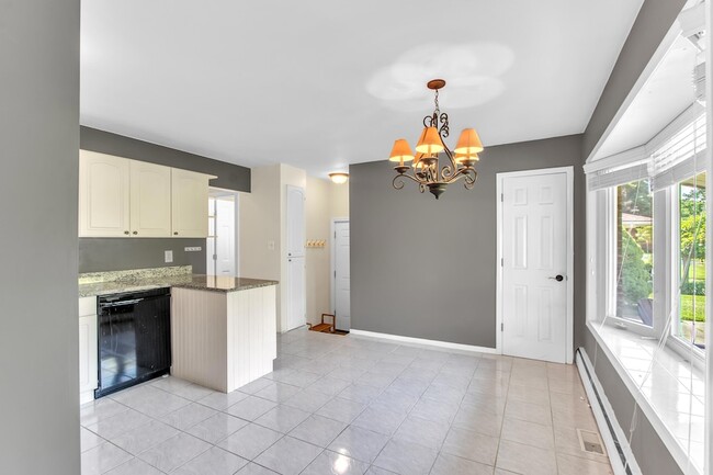 Building Photo - 16345 Pollyanna St