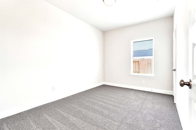 Building Photo - 2811 Sunrise Fld Ln