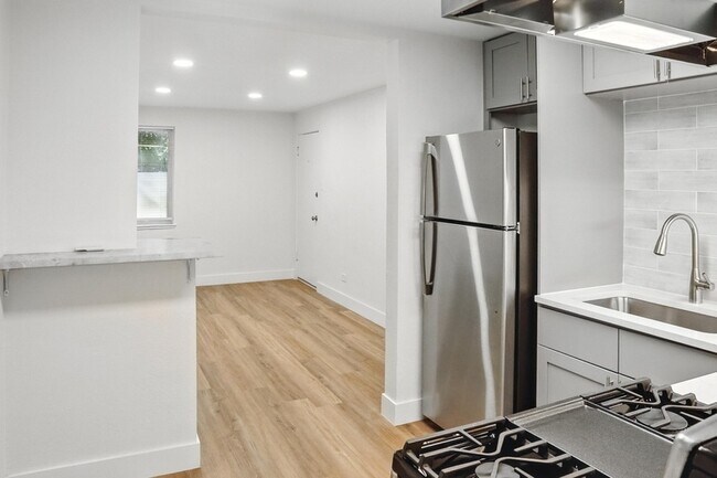 Building Photo - 1364 Lafayette St