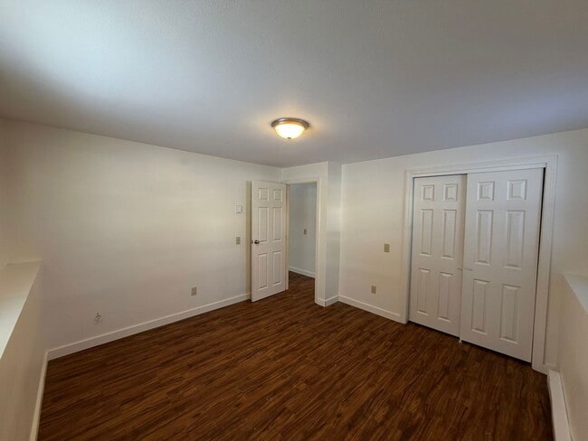 Building Photo - 12 Renarl Ave