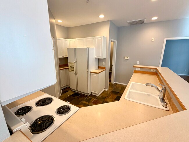 Building Photo - 440 S 51st Ct