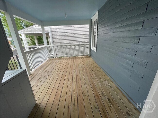 Building Photo - 2206 Barnard St