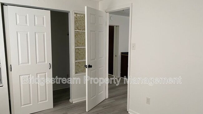 Building Photo - 6116 Rosebury Dr