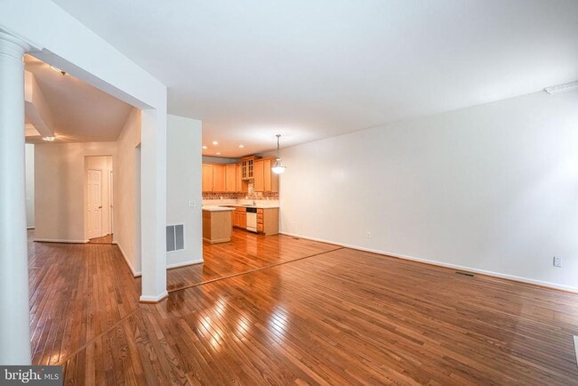 Building Photo - 7683 Henry Knox Dr