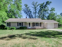 Building Photo - 1865 Maple Dr