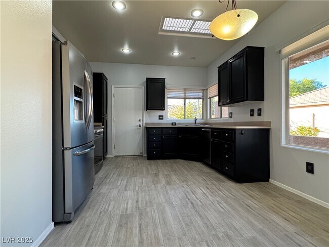 Building Photo - 1396 Couperin Dr