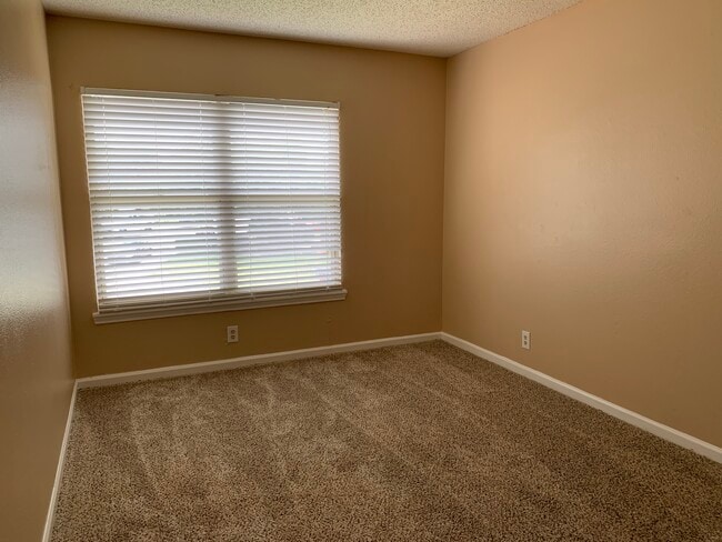 Building Photo - 3753 Candlebluff Dr