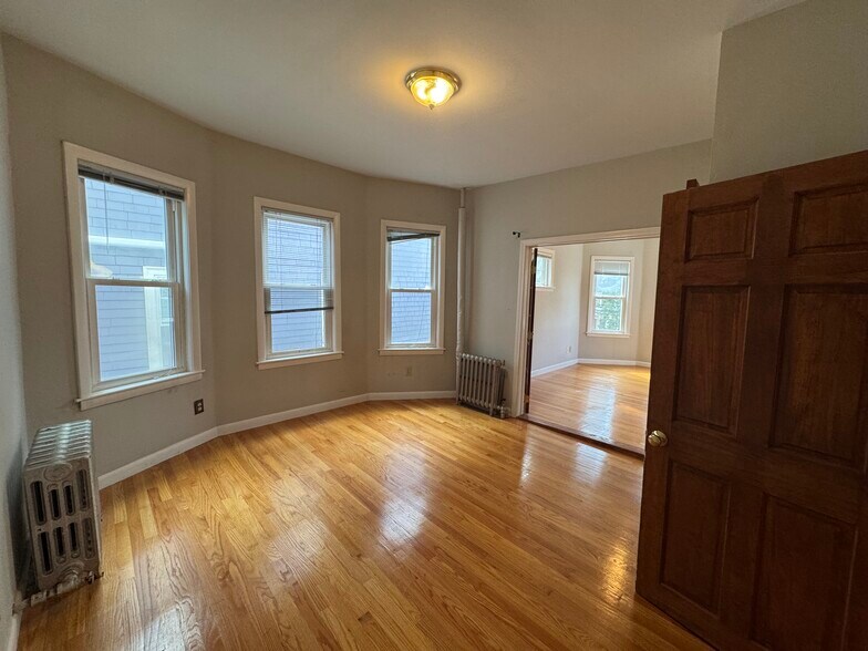 Building Photo - 23 Tufts St