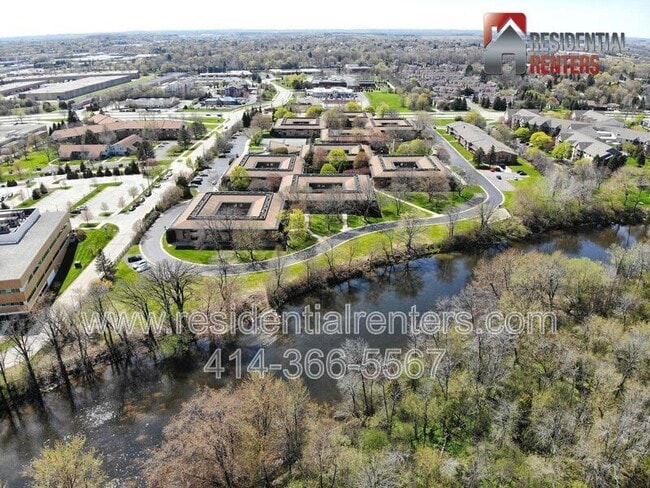 Building Photo - 4000 W Rivers Edge Cir