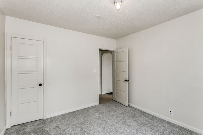 Building Photo - 1802 N Market St