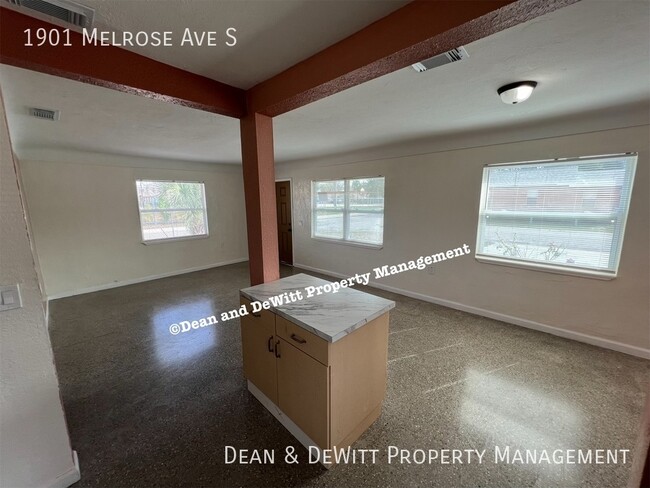 Building Photo - 1901 Melrose Ave S