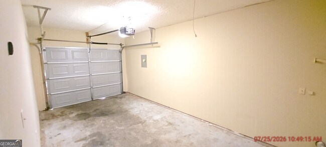 Building Photo - 308 J C Ct
