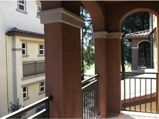 Building Photo - 506 Umbria Pl