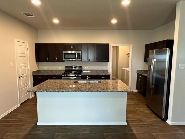 Building Photo - 611 Running Creek Dr