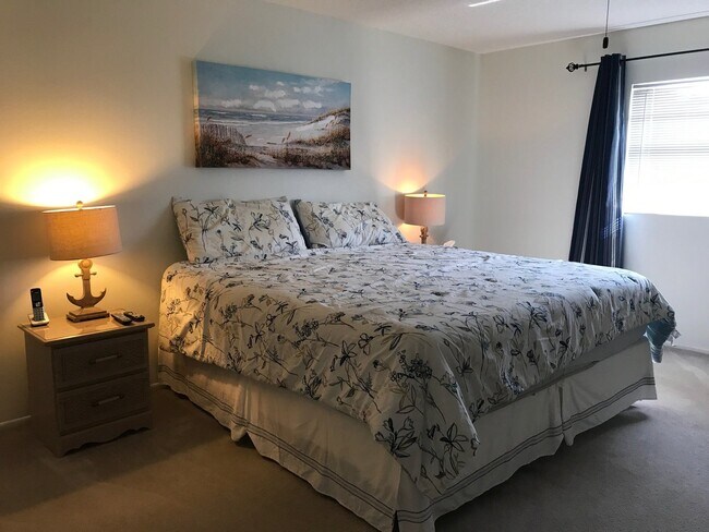 Building Photo - Venice, FL Mission Lakes 2BR/2BA Condo Located Just Off-Island