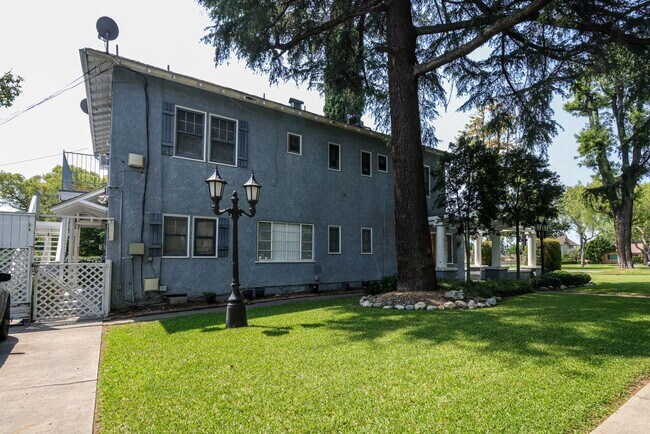 Building Photo - 1022 S Euclid Ave