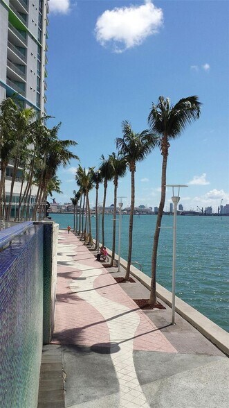 Building Photo - 325 S Biscayne Blvd