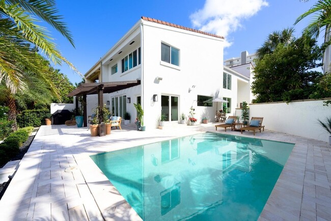 Primary Photo - 4502 S Ocean Blvd