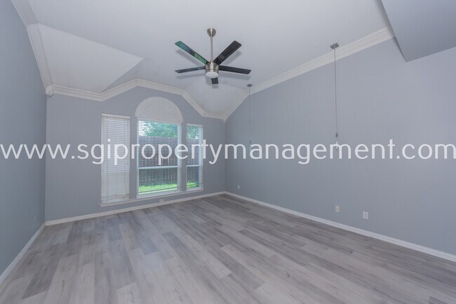 Building Photo - 6001 Pinwood Cir