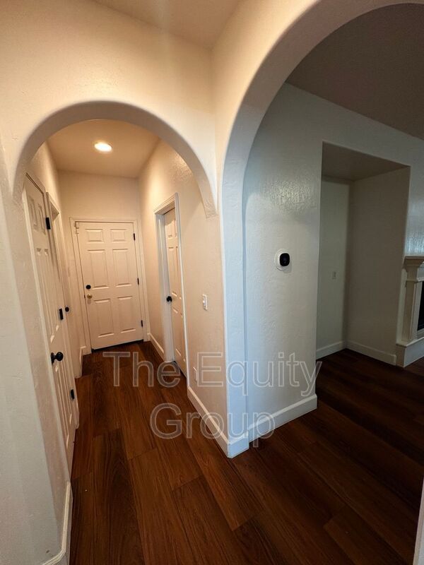 Building Photo - 3047 W Harold Ct