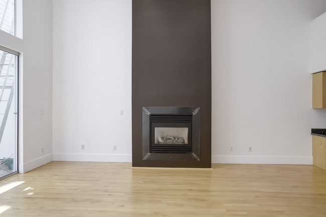 Building Photo - Luxurious Live/Work Loft in great DogPatch...