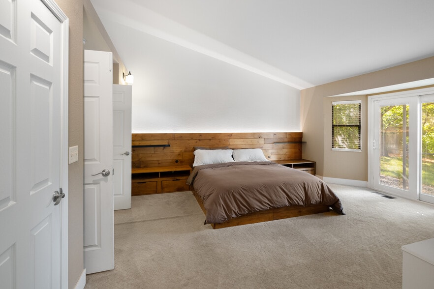 Building Photo - 1557 Bramble Ct