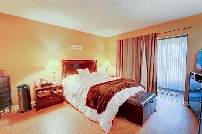 Building Photo - 8101 SW 24th Ct