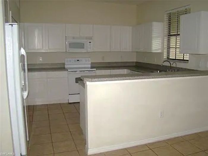 Building Photo - 7423 Bristol Cir