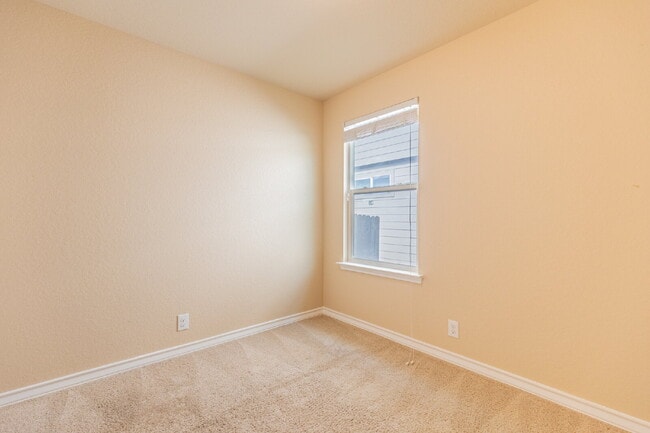 Building Photo - 15458 Bobwhite Quail