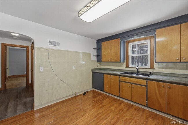 Building Photo - 3667 Fuller Ave