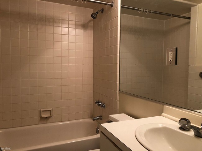 Building Photo - 606 Cooper Landing Rd