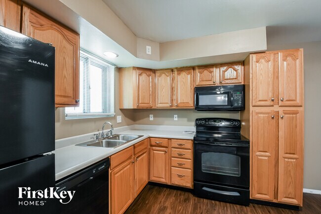 Building Photo - 2725 Benne Dr