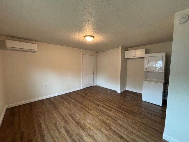 Building Photo - 5890 Antonia Pl