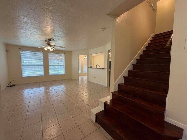 Building Photo - 18403 Willow Moss Dr