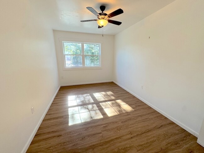 Building Photo - 1412 E 51st St