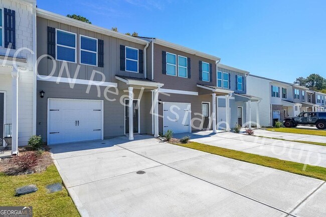 Building Photo - 124 Village Green Dr