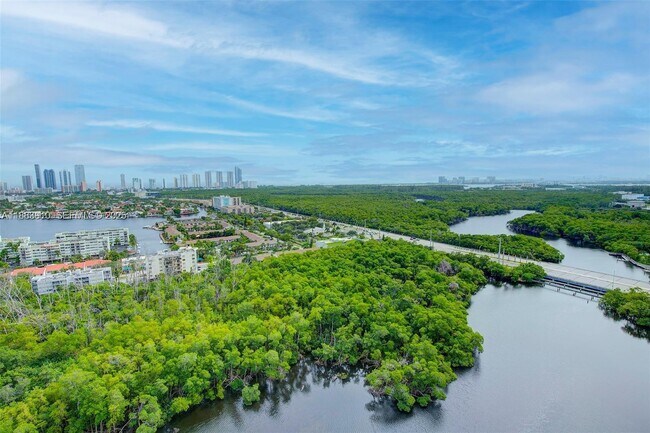 Building Photo - 16385 Biscayne Blvd