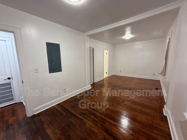 Building Photo - 2627 Madden Dr
