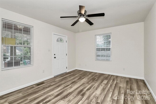 Building Photo - 2825 Morson St