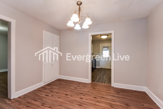 Building Photo - 5 Larkin Ct