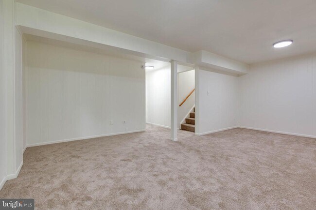 Building Photo - 5461 Enberend Terrace