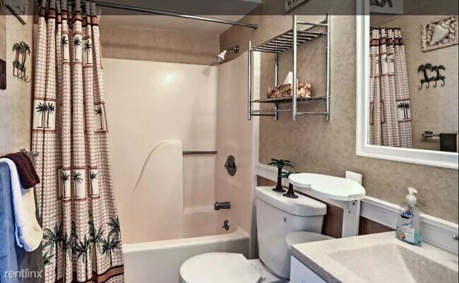 Building Photo - 1 br, 2 bath Condo - 1411 Lake Park Blvd S