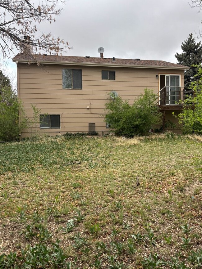 Building Photo - 3 Bed 1 Bath Home near Aeroplaza and Power...
