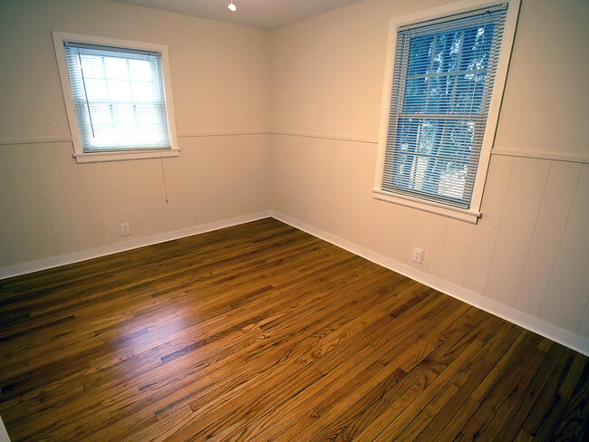 Building Photo - 4111 Paunack Ave