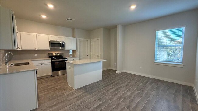 Building Photo - 17630 Blackhawk Ct