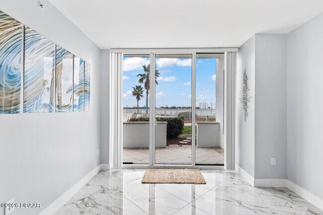 Building Photo - 241 Riverside Dr